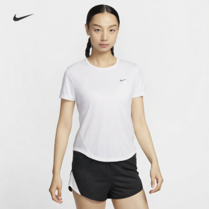 Nike | Quick-Dry Reflective Womens Training Top NIKE TEMPO DRI-FIT HQ0649