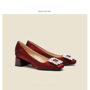 รองเท้าแต่งงานสีแดง KARSA รองเท้าส้นสูงผ้าไหม หัวเหลี่ยม คริสตัล รองเท้าส้นเดี่ยวสำหรับผู้หญิง รองเท้าแฟชั่น รองเท้าส้นแบน รองเท้าส้นเตี้ย