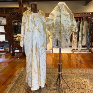 Fabia Set Kaftan + Jilbab by Dian Pelangi LIMITED EDITION Setelan Busana Muslim Maxi Dress Gamis Abaya Gaun Batik Tie Dye Pesta Pernikahan Kondangan Pengajian Wanita Hijaber Cantik Anggun Modis Modern Casual Formal Model Motif Hand Made Terbaru Kekinian