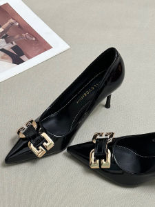 รองเท้าส้นสูงหัวแหลมสีดำ ทรงเก๋ไก๋ สำหรับผู้หญิง ฤดูใบไม้ผลิและฤดูใบไม้ร่วง รองเท้าส้นเดี่ยวแบบสวม ส้นบาง ด้านบนทำจากหนัง PU