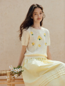 INMAN | Vintage Embroidered Lightweight Knit Top