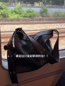 กระเป๋าสะพายข้างหนังนิ่มแบบสะพายข้างสำหรับผู้หญิง กระเป๋าถือทรงถัง กระเป๋าสะพายข้างแบบอเนกประสงค์สำหรับเดินทางในฤดูใบไม้ร่วงและฤดูหนาว