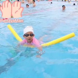 กระบองลอยน้ำ ผู้ช่วยว่ายน้ำ อุปกรณ์ว่ายน้ำ ฝึกว่ายน้ำ ว่ายน้ำลอย ช่วยชีวิต Swimming float lifesaving เรียนว่ายน้ำ โฟมเส้น ว่ายน้ำ โฟมแท่ง