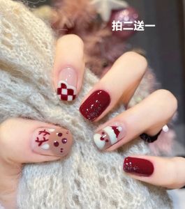 Short Santa Claus Nail Art Kit Complete Set 2024 New Autumn Winter Wearable Student Fake Nail Patches Finished Product