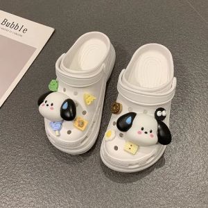 Lishops ใหม่ รองเท้าแตะหัวโตแฟชั่น ดีไซน์สวยสุดฮิตวัสดุยางนิ่มใส่สบายเท้า รุ่นนั้นส้นสูง 1.5 นิ้ว สีสันสวยสุดสวยถึง 5 สี และแถมฟรีตัวติดลายน้องหมาสุดน่ารักซื้อที่น่ารัก รักสันสวยสุด สูงสุด!