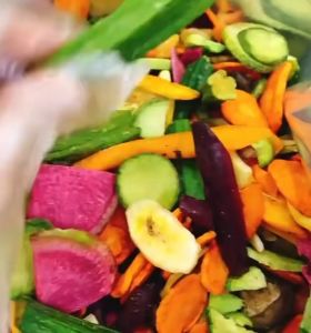 Dried Fruit with Vegetable (There are 12 mix Fruit and Vegetable) 健康蔬菜果干 12种