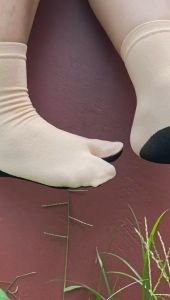 Kaos Kaki Wanita Jempol Muslimah Panjang Sebetis Bahan Nilon Lembut Allsize Dewasa