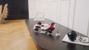LEGO McLaren MP4/4 & Ayrton Senna Set 10330 (693 Pieces)