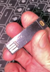 USB 6led 1W 50LM กินไฟต่ำ 1ชิ้น AverBEST พกพาง่าย พกเป็นพวงกูญแจ หรือมีติดกระเป๋าเอาไว้ใช้ยามฉุกเฉิน