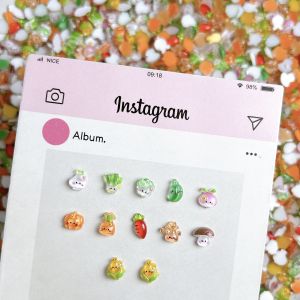 30PCS Adorable Cartoon Ginger Scallion Carrot Nail Charms Novelty Smiling Face Pumpkin Garlic Resin Nail Art Decorations for DIY