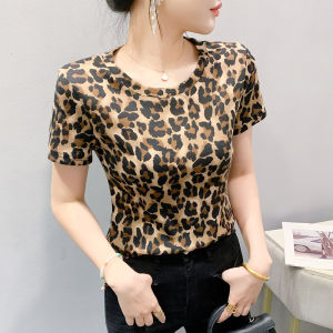 REHIN เสื้อยืดลายเสือดาวแขนสั้นคอกลมแฟชั่นใหม่ฤดูร้อนเก๋ไก๋อเนกประสงค์เสื้อตัวในหรูหรา (S-3XL)