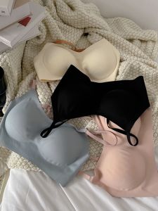 เสื้อชั้นในแบบกีฬาไร้โครง ทรงเต้านมเต็ม ทรงวี ดูดซับแรงกระแทก ไร้ตะเข็บ เสื้อชั้นในแบบสวมหัวสำหรับผู้หญิง ความหนาบางที่ไหล่ สไตล์วันพีซ