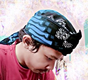 blangkon iket udeng imamah peci kuplok jogokaryan pakaian muslim adat tradisional indonesia rayaiket udeng blangkon  -size dewasa allsize -bagian belakang dilengkapi karet sehingga elastis menyesuikan lingkar kepala -bahan katun -motif batik terkini