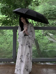 ชุดเดรสยาวลายใบไม้ไผ่สไตล์จีนใหม่สำหรับผู้หญิง ฤดูร้อนปี 2025 ชุดเดรสยาวผูกเอวแบบไม่ซ้ำใครที่สวยงาม