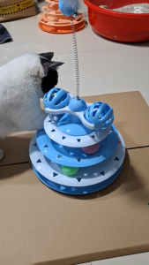Đồ chơi tháp bóng 3 tầng có lông vũ và chuông cho mèo Đồ Chơi Bàn Xoay Cho Mèo đồ chơi cho mèo - Nuôi Pet Shop
