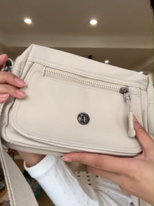 กระเป๋าสะพายข้าง รุ่น LU-99071 ยี่ห้อ LINGKY #มีเก็บปลายทาง #สีพาสเทล