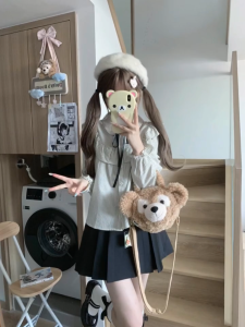 เสื้อเชิ้ตแขนพองสีเทาสไตล์นักศึกษาสำหรับผู้หญิง ฤดูใบไม้ร่วง 2024 แขนยาว คอตุ๊กตา กระดุม ทรงหลวม ผ้าฝ้าย 100%