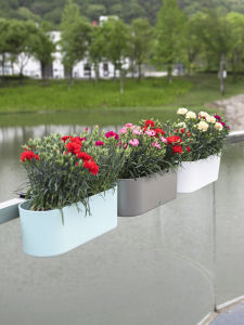 Balcony Wall Mounted Flower Pot Hanging Basket Simple Style Green Plant Gardenial Flower Vase Holder Rack for Indoor Outdoor