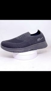 FIURI - NEW ERA - WINNER 37-43 FULL HITAM - SEPATU SNEAKERS SLIP ON PRIA