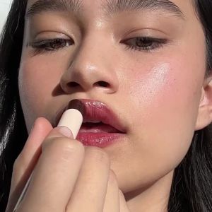 228Sunnies Face Lip Treat [Moisturizing Tinted Lip Balm]