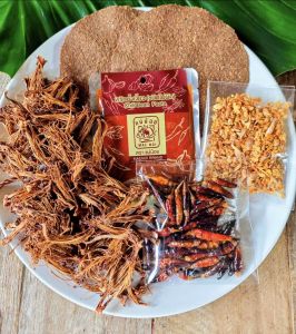 พริกน้ำเงี้ยวพร้อมทาน 1ชุดทานได้10-15ท่าน