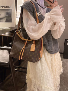 Luxurious Retro Floral Womens Tote Bag Large Capacity Commuter Crossbody Bag Versatile Single Shoulder Slant Bag British Style