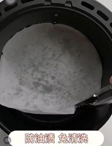 FinDee กระดาษรองหม้อทอดไร้น้ำมัน 100 แผ่น พร้อมส่ง กระดาษซับน้ำมัน กระดาษอบขนม baking paper มีสินค้าพร้อมส่ง