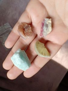 เซทหินดิบ #Set3 #หินดิบ หินธรรมชาติ หินมงคล หินสะสม ตกแต่ง หินสี  น้ำหนัก 22 g 