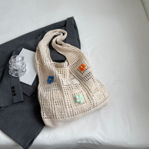 New Woolen Knitted Bag Fashion Womens Knitted Bag Flower Designer Designed Versatile Handbag Womens Shoulder Bag