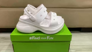Giày sandal crocs chuẩn xịn chống hôi chân nhựa tế bào êm mềm siêu bền đi mưa lội nước đi biển Crocs bae sandal đế cao 8cm màu trắng