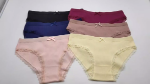 Celana Dalam Wanita Premium Bahan 95% Katun & Garis Lembut Pinggir Renda