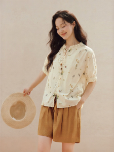 INMAN | 100 Xinjiang Cotton Floral Beaded Short Sleeve Shirt Literary