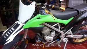 Stiker KLX BF 150 & Decal Stiker Motor Motif Putih Emas