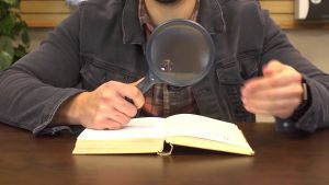 Kính lúp cầm tay có đèn Carson HM-44 2x(4x) - Hãng Carson Mỹ