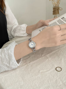 Retro Watch Female Summer Special-Interest Design Light Luxury and Simplicity Elegant Ins Student 2021 New Ladies Watch