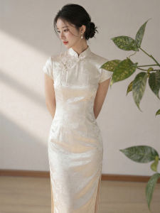 Slim Fitting Elegant Cheongsam Dress for Wedding Toasts