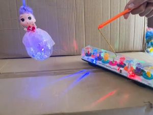 (Tặng Công Chúa Trứng Sáng Đèn) Hộp Đồ Chơi Cao Tốc Trong Suốt Lam Anh Store Di Chuyển Có Đèn Phát sáng Nhạc Chữ Cái Xoay