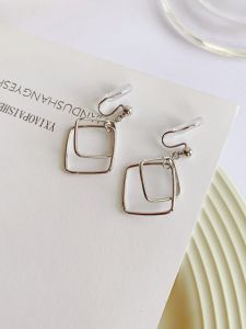 Hoa Tai Kẹp Hình Học Thiết Kế Kim Loại Tối Giản Không Cần Đục Lỗ Cho Nữ Trang Sức Thời Trang Hợp Kim Mới Về Phong Cách Hàn Quốc