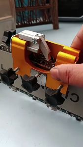 Chainsaw Sharpener Kit Portable Chain Saw Sharpening Tools Chainsaw Chain Sharpening Jig Kit With Crank For All Kinds Of Chain