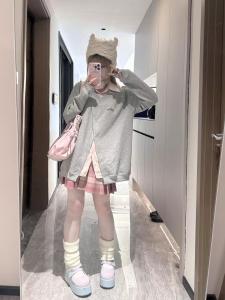 Áo Nỉ Dài Tay Rộng Rãi Cổ Đứng Màu Khối Thiết Kế Mới Cho Nữ Mùa Thu 2024 Áo Nỉ Thỏ Nhỏ Áo Nỉ Dài Tay Thường Ngày