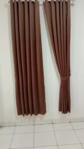 GORDEN POLOS BLACKOUT IMPORT GORDEN JENDELA HORDENG PINTU GORDEN MOTIF SAFRON WARNA COKLAT TUA
