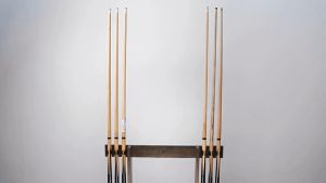 145cm Stick Billiard 12mm Untuk Sembilan Bola Break Cue Billiard / Stick Biliard Sambung 2 Kayu Putih Ramin