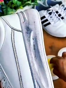 Krim Pemutih dan Pembersih Sepatu Dengan Spons Krim Cleaning Shoe Perawatan Sepatu Praktis Efektif Cepat Plus Spon