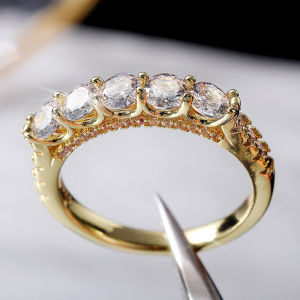 Huitan Luxury Rings Women Wedding Party Accessories Inlaid Dazzling Crystal CZ Stone Simple Stylish Female Jewelry Drop Shipping