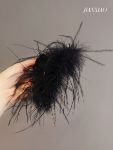 Korean Style Feather Hair Clip Womens Back of Head Ornament Shark Clamp Hair Accessory New 2024 Premium Ostrich Feather
