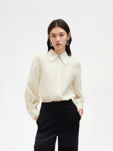 Vero Moda | Collar Elegance Rayon Blouse