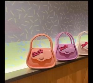 พร้อมส่ง กระเป๋าแฟชั่นจิ๋วน่ารักๆ ( ติดการ์ตูนเอง)ตามใจชอบ DIY วางมือด้วยตัวเอง กระเป๋าซิลิโคนน่ารักๆ กระเป๋าสะพายข้าง มีตุ๊กตาน่ารักและตัวอักษรภาษาอังกฤษสวยๆให้เลือก
