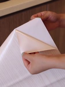 กันน้ําทนน้ํามันโต๊ะสติกเกอร์พีวีซีกาวในตัว หนาขึ้นประตูเครื่องเรือนปรับปรุงตู้วอลเปเปอร์