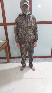 Quần áo đi rừng màu lá cây khô tặng kèm mũ và khẩu trang