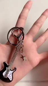 Y2K Vintage Sweet Cool Creative Mini Guitar Pentagram Star Pendant Keychain Millennium Bag Couples Ornament Gift